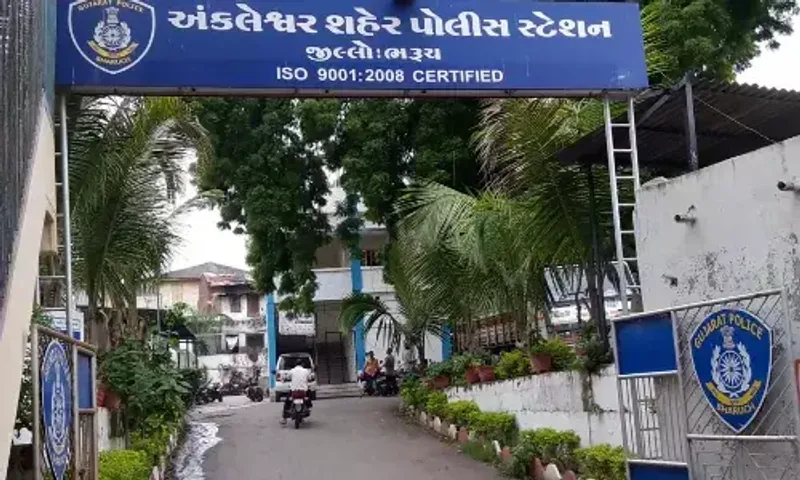 અંકલેશ્વર: જીન ફળિયામાં ચાલતા જુગારધામ પર પોલીસના દરોડા, 6 જુગારીની ધરપકડ