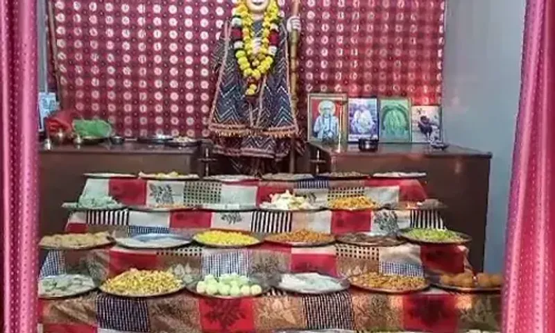ભરૂચ : ગાયત્રીનગર સ્થિત જલારામ બાપાના મંદિરે નુતન વર્ષ નિમિત્તે અન્નકૂટ મહોત્સવ યોજાયો...