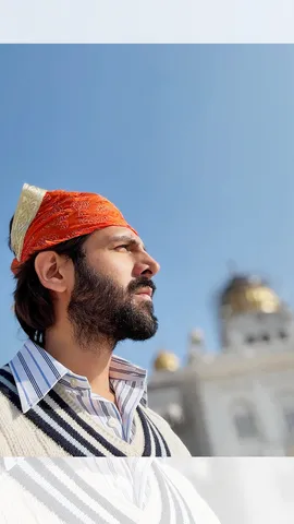Kartik Aaryan paid obeisance at Gurdwara Bangla Sahib before the new year (9)