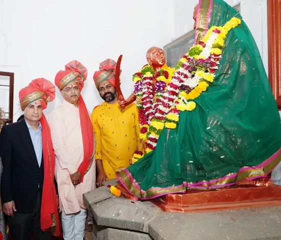 छत्रपति शिवाजी महाराज के इतिहास को घर-घर तक फैलाने की मंशा - दिग्पाल लांजेकर