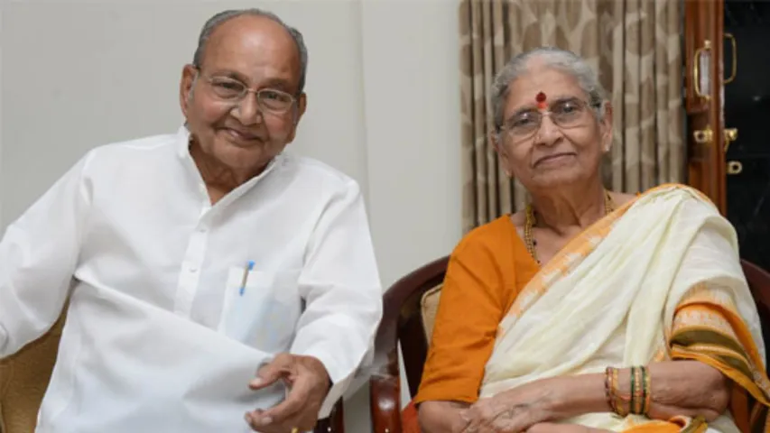 Jayalakshmi wife of Telugu filmmaker K Viswanath passes away