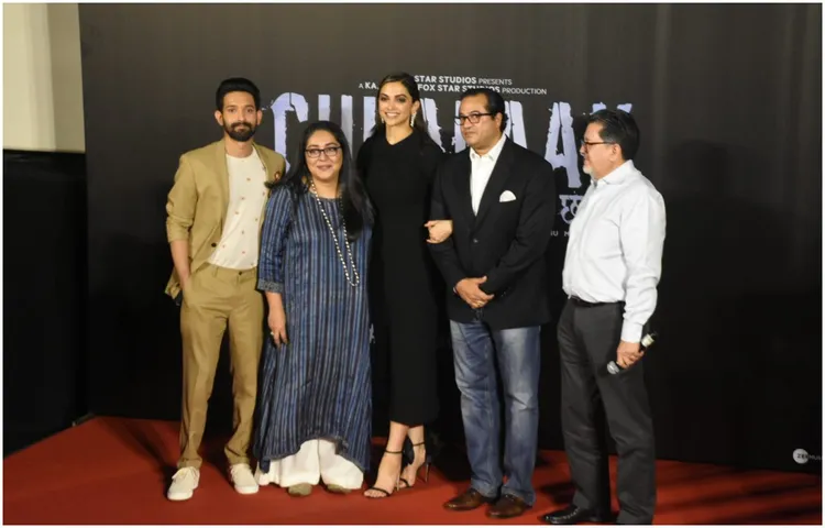 Chhapaak Trailer Launch: ‘छपाक’ के ट्रेलर लॉन्च के दौरान ब्लैक ड्रेस में बेहद खूबसूरत नज़र आईं दीपिका पादुकोण