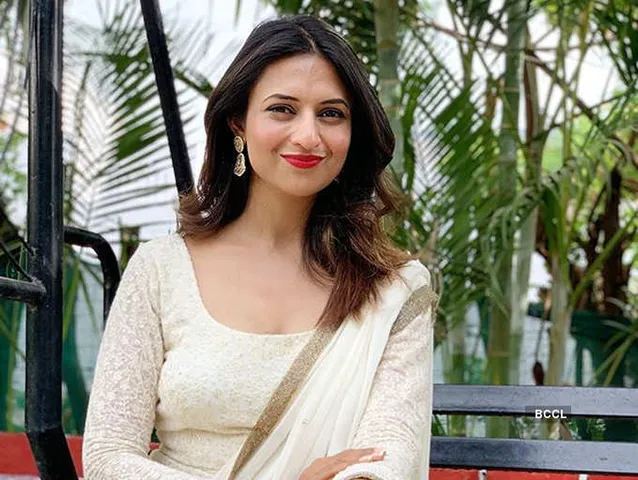 Divyanka Tripathi ने ट्रोल करने वाले यूजर को दिया करारा जवाब