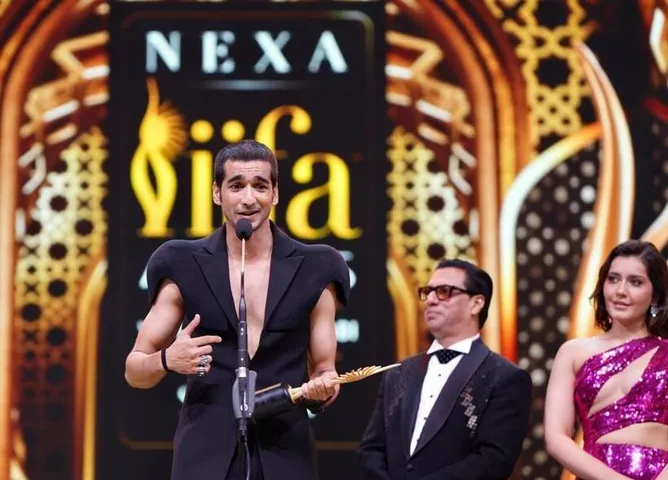 Shantanu Maheshwari ने 'Gangubai Kathiawadi' के लिए IIFA Best Debutant Male Award हासिल किया