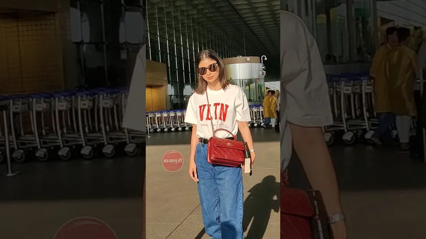 Mouny Roy Papped  At The Airport Today #shorts #mounyroy #bollywoodnews #trending