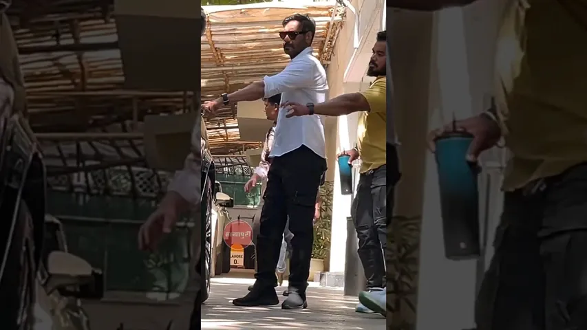 Ajay Devgn Spotted In A Casual Look In Mumbai #ajaydevgan