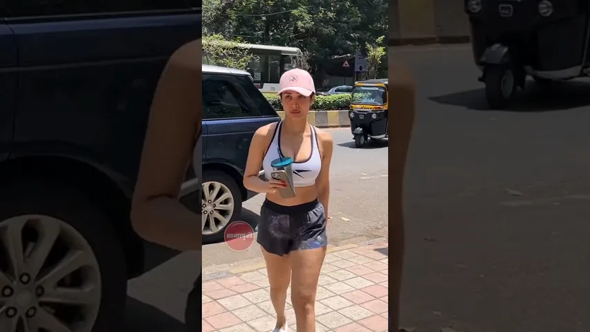 Malaika Arora was spotted going to the gym #malaikaarora