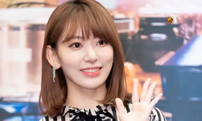 Japanese Idol- Actress Miyawaki Sakura Rumoured To Join HYBE Label, Hype Responded To The Report