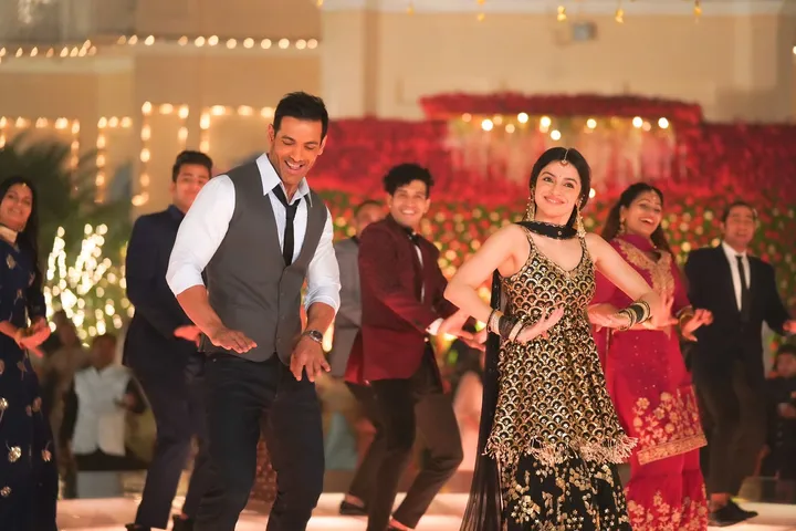 CheckOut John Abraham's sizzling chemistry with Divya Khosla Kumar in their upcoming song , Lehenga from Satyameva Jayate 2 !