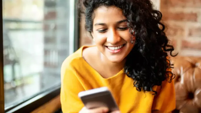 Mobiles : భారత్‌ లో 84 శాతం మంది నిద్ర లేచిన 15 నిమిషాల్లోనే మొబైల్ ని చెక్ చేస్తున్నారు!