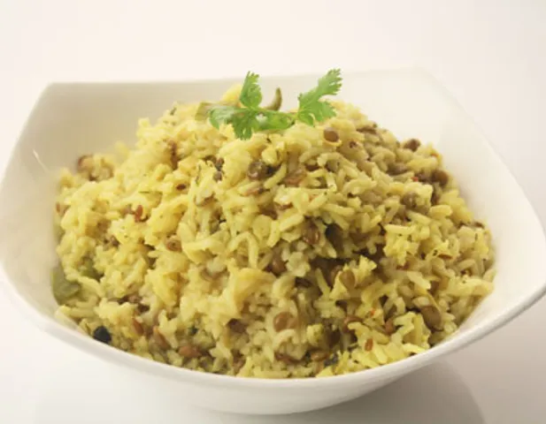 साबुत मसूर खिचडी