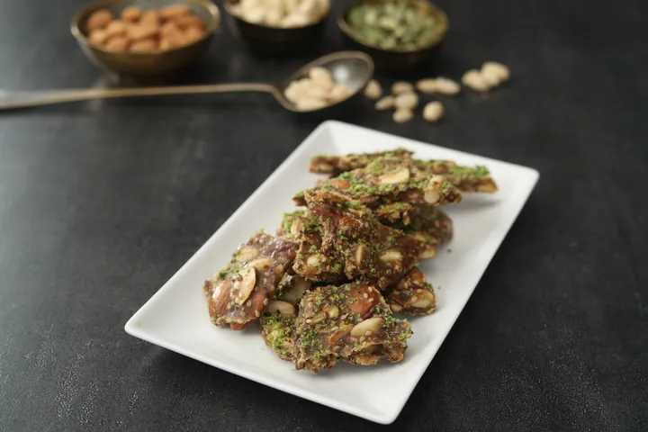 Masaledar Gud Ki Chikki - YT