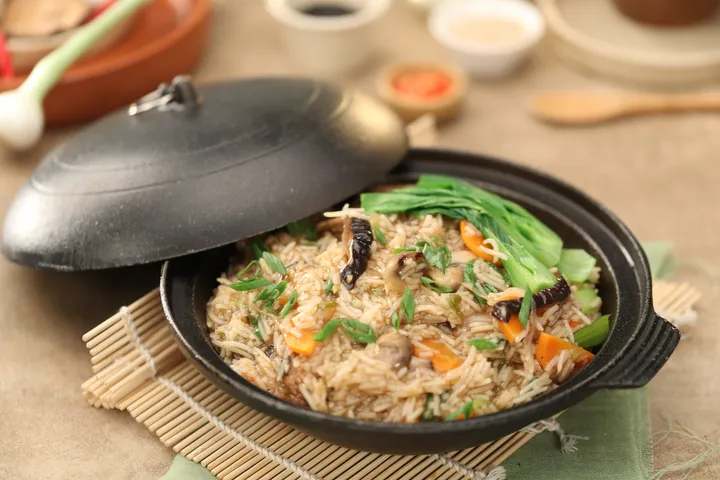 Mushroom And Pak Choy Pot Rice - YT