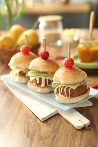 Sweet Potato Sliders With Mango Chilli Sauce - YT