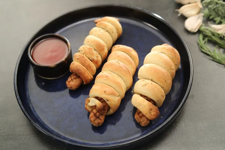 Sausage Rolls - YT
