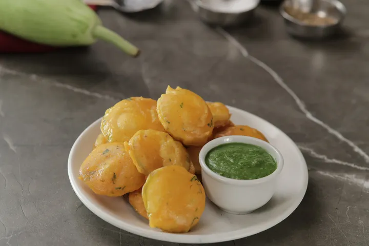 Lauki Ke Pakode 1 - YT