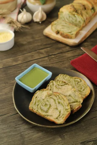 Pesto Bread 1 - YT