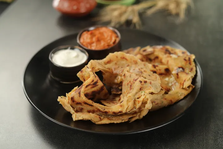 Aloo  Lachcha Parantha 1 - YT