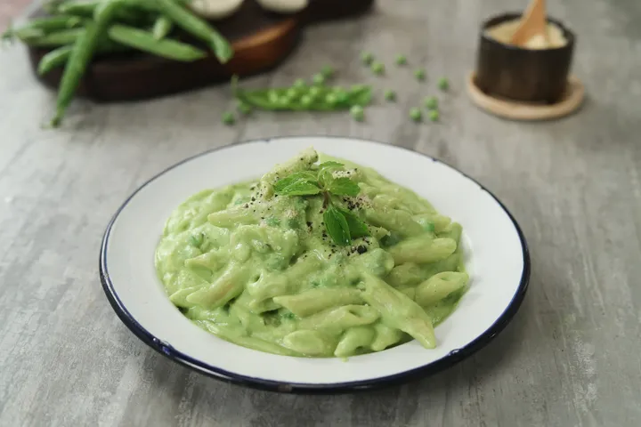 Creamy Green Peas Pasta - YT