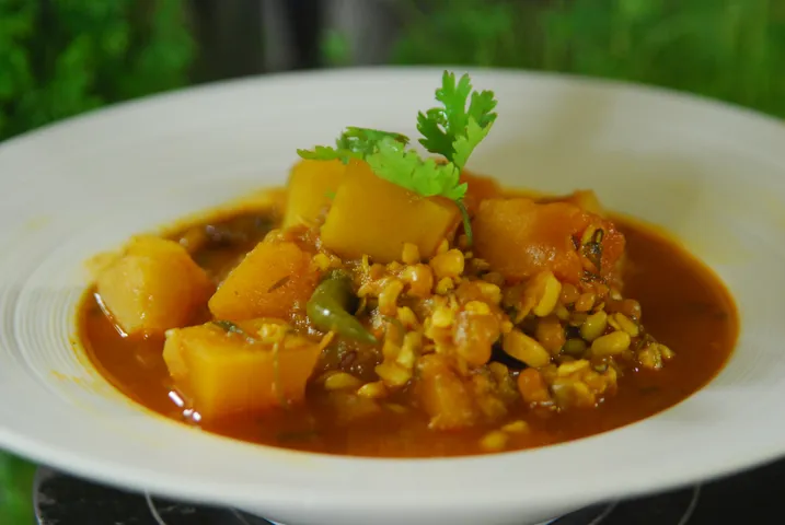 Lobiya and Pumpkin Curry - SKK.JPG