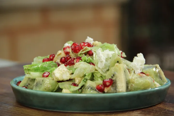 Kiwi and Pomegranate Salad - SKK