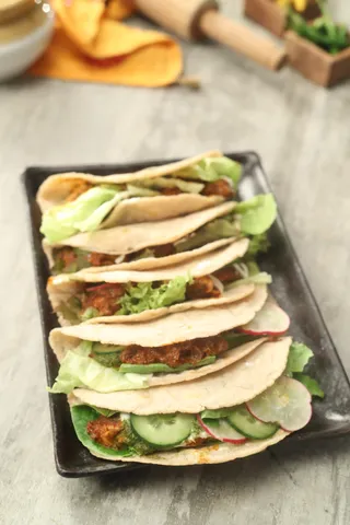 Bhakri Taco with Kolhapuri Soya Chaap 1 - YT
