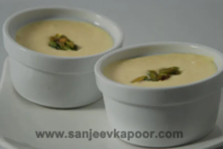 Eggless Peach Bavarois