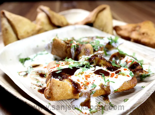 Pindi Chole Samosa