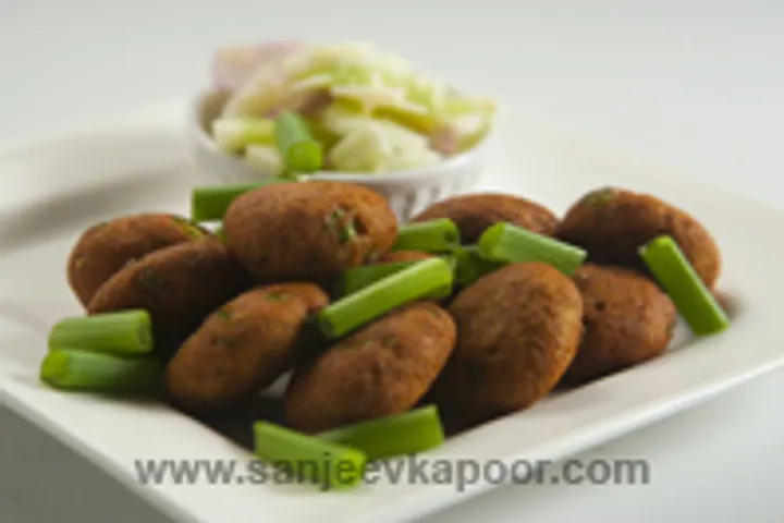 Fish Cakes With Cucumber Relish