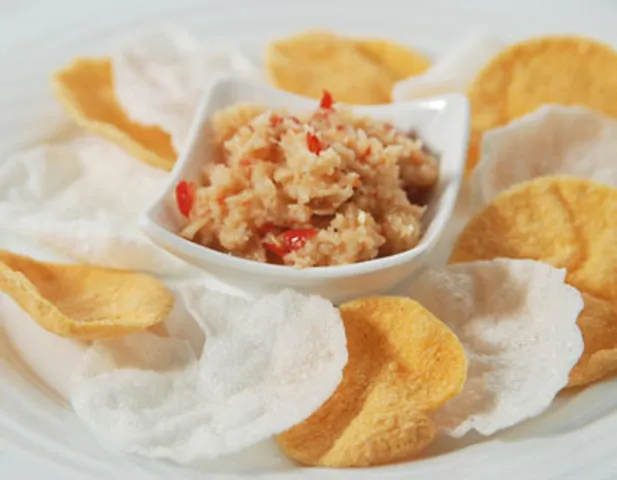 Mini Papads With Coconut Relish