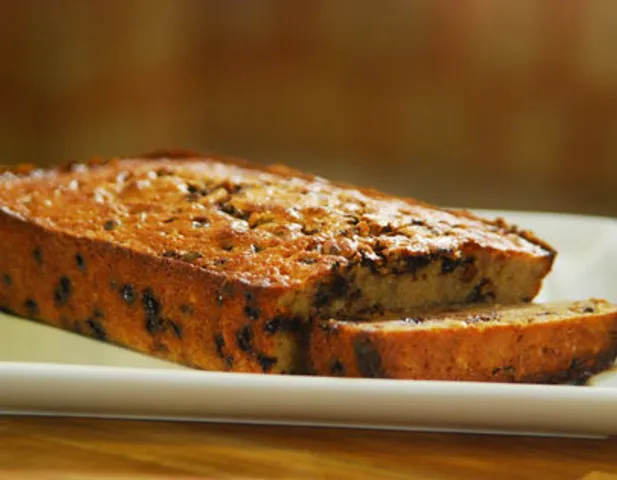 Banana, Walnut and Chocolate Chip Loaf