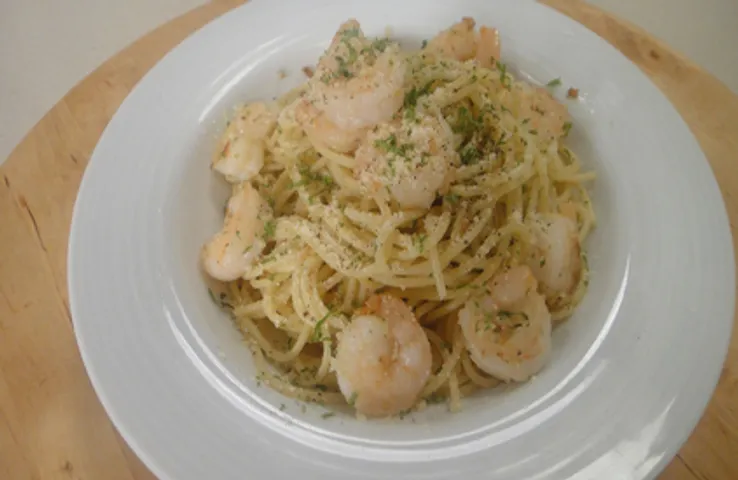 Spaghetti with Chilli Prawns