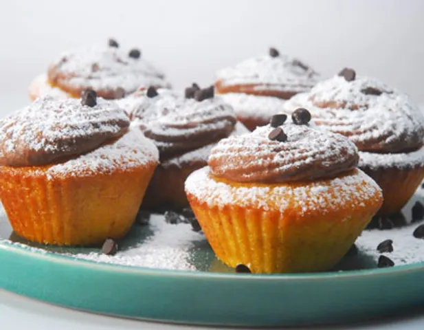 Vanilla Cupcakes with Nutella Frosting