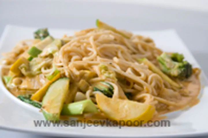 Noodles And Vegetables In Coconut Sauce