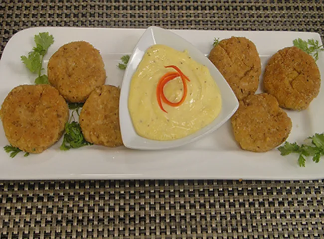 Coconut Crab Cakes with Garlic Mayo