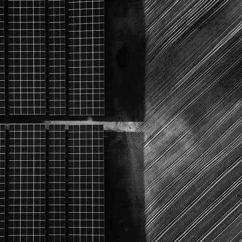 Supply will be sourced from three solar plants—Brazatortas I, II, and IV—located in Ciudad Real, Spain, with a total capacity of 74 MW DC. 