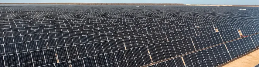 The El Patrimonio solar project will generate power for 37,500 households, with operations expected to begin in the second half of 2027. 