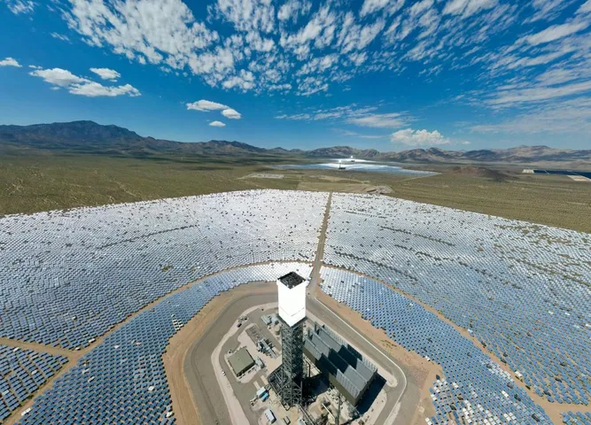  SolarBank secured a site lease for the Buffalo solar and BESS project, with Viridi supplying advanced fire-safe battery technology.