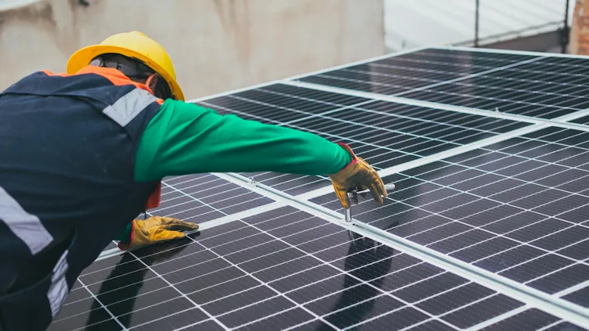 The scheme offers up to INR 78,000 in subsidies and INR 2 lakh collateral-free loans, boosting solar adoption and India’s clean energy transition. 