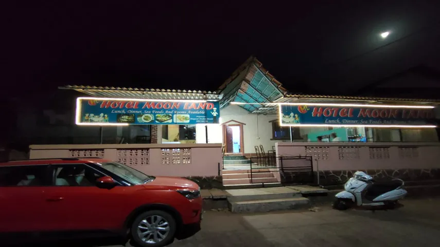 HOTEL MOONLAND