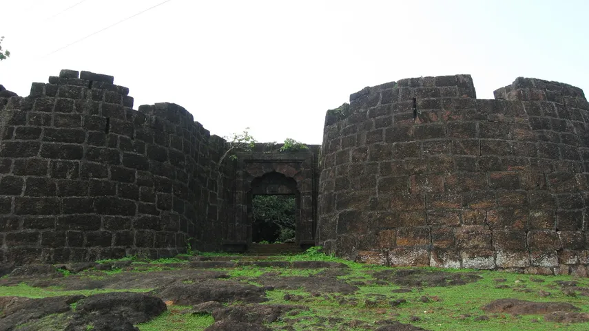 Bankot Fort