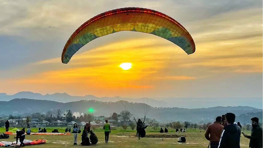 Paragliding in Himachal Pradesh