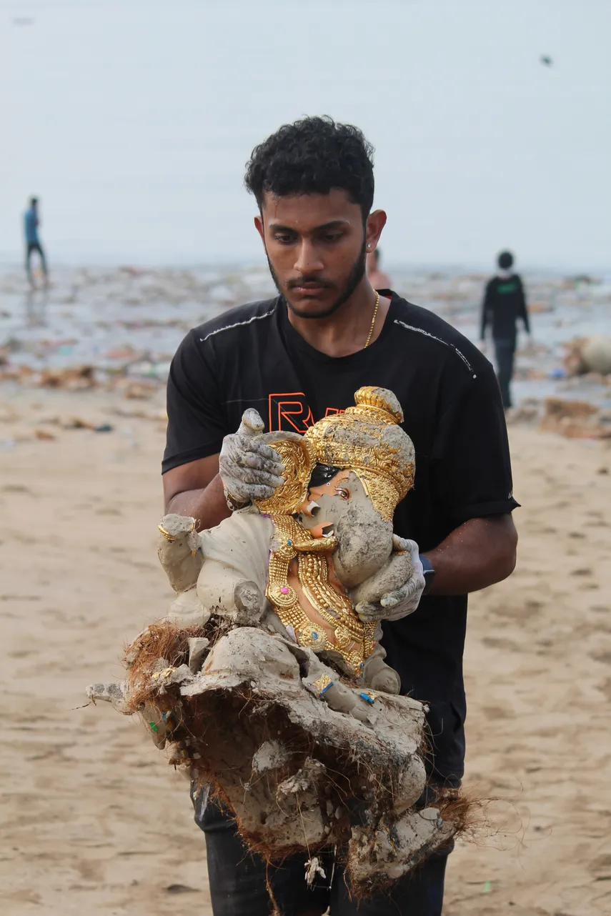 ganpati visarjan beach clean up