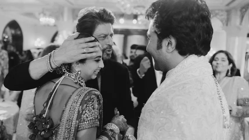  Shah rukh Khan, Aadar Jain and Alekha Advani