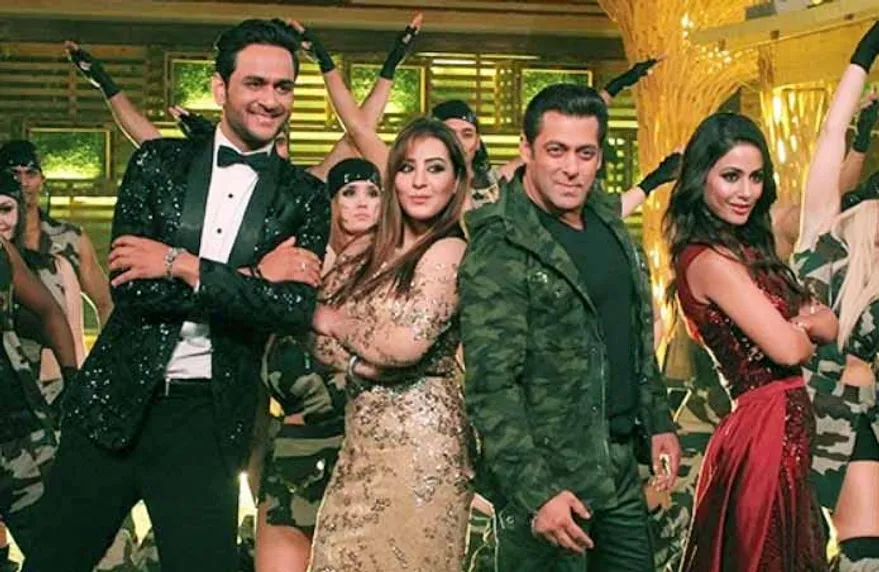 BIGG BOSS 11 WINNER: Shilpa Shinde defeats Hina Khan to win Salman Khan's  Bigg Boss 11 | by Bollywood Features | Medium
