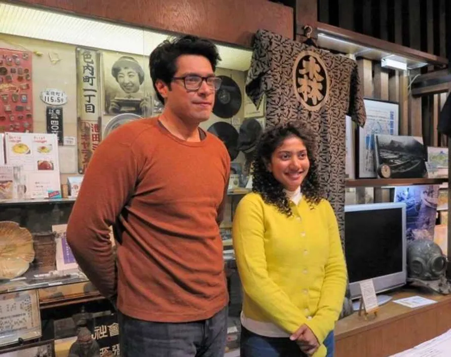 Sai Pallavi shooting with Aamir Khan's son Junaid Khan in Japan photo viral  | जापान में आमिर खान के बेटे जुनैद खान संग शूटिंग कर रहीं साई पल्लवी,  शूटिंग की तस्वीरें आईं