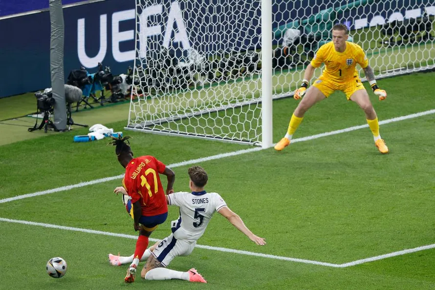 Spain vs England UEFA Euro 2024 Final Live Updates - Stones blocks Nico's cross - sportzpoint.com