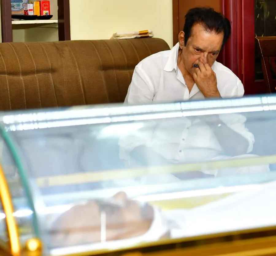 mt and hariharan-crop