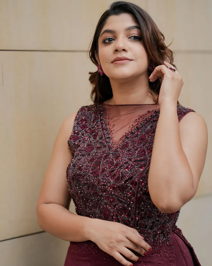 Aparna Balamurali Film Fare Outfit 1