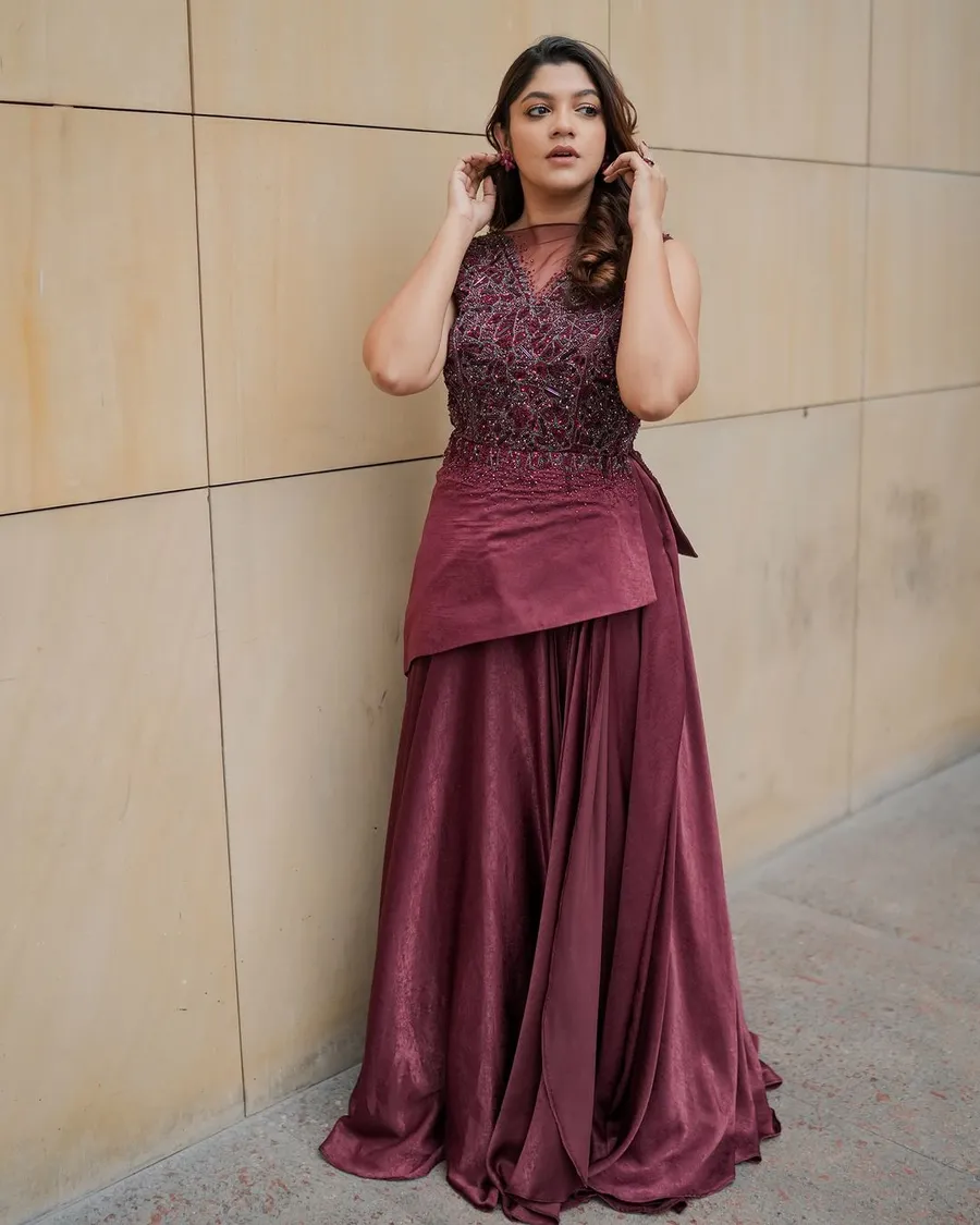 Aparna Balamurali Film Fare Outfit 1